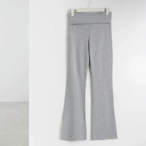 Yoga pants  - Yoga pants från Gina tricot kollektion soft touch❣️använda fåtal gånger men är fortfarande i fint🌸jag har sytt upp de själv så att det passar mig som är ca 158