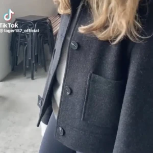 Kappa - Säljer den här fina kappan, fast i blå❤️(lånade bilder)