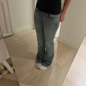 Low waist jeans från G-star - W26 och L32 prislappen kvar och helt oanvända supersnygga jeans!