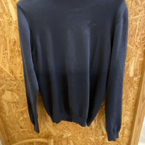 Blå Hamilton republic sweatshirt  - Säljer nu min blåa sweatshirt 10/10 skick nästan aldrig använd  Storlek S 