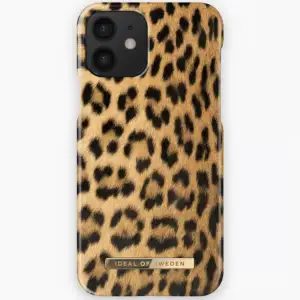 Säljer nu detta jättecoola mobilskalet med leopard print ifrån IDEAL OF SWEDEN. Mobilskalet är helt och i nyskick, säljer på grund av att jag har köpt en ny mobil! Vid mer information, vänligen kontakta via DM! 