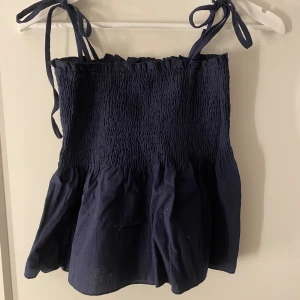 Topp - Säljer denna topp som aldrig är använd. Priset går att diskutera