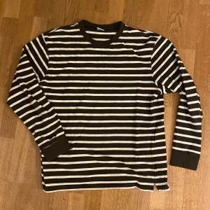 Zara långärmad tröja - En tröja som inte passar mig längre:( Sitter loose och inga deffects!