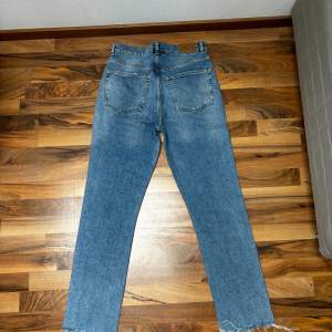Raka jeans från Gina Tricot använda fåtal gånger 
