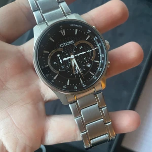 Citizen AN8190-51L - Skick 8.9/10 Kronograf Tachymeter Datumfunktion  100m WR Rostfritt stål