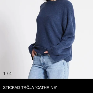 Stickad tröja - Fin stickad tröja från lager 157 i modellen ”cathrine”. I använt, men bra skick🥰