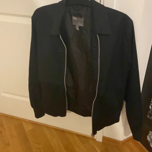 Overshirt  - Säljer Dena Overshirt för behöver bli av med kläder 