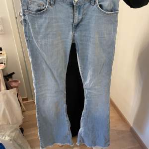 Fina low waist jeans från Gina, kommer inte till användning tyvärr