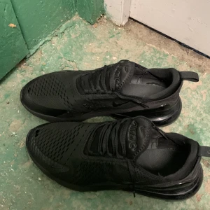 270s stl 45- 2/1 - Bra skick bara lite riven vid toarn går och vixa 