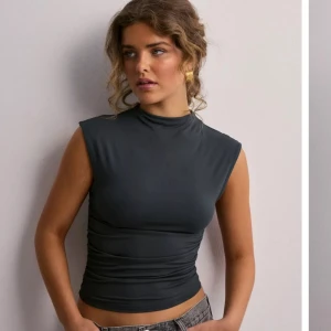 Tröja från gina - Super fin tröja från Gina, endast använd 2 gånger så den är som helt ny! 