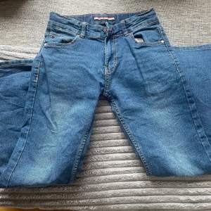 Jeans från Tommy Hilfiger. Stl 10 år