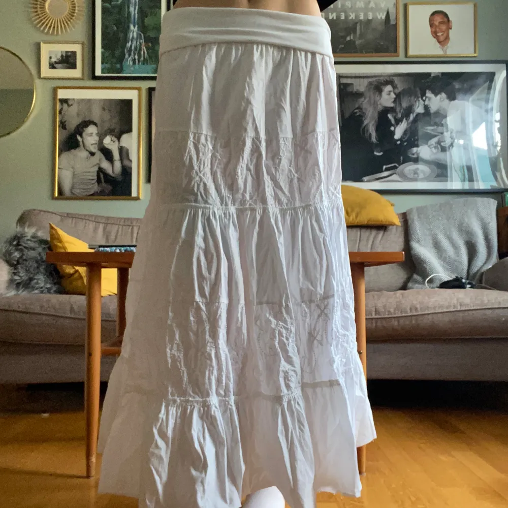DÖR för denna kjolen, men tyvärr är den lite stor för mig 😭 står ingen storlek, men passar S-M. Kjolar.