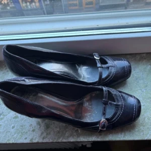 Esprit lila skor  - Bra skick! Lite användning syns på hälen. 