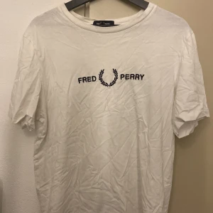 Fredperry tshirt - Bra skick