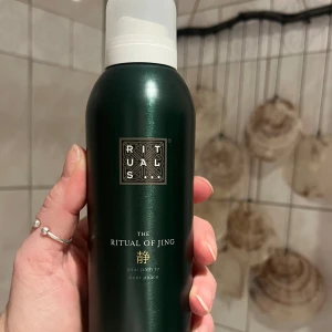 Ny dusch mousse från rituals i doften Jing - Ny shower mousse från rituals i doften jing. 200ml ord pris 119:-