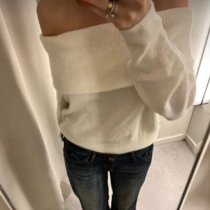 stickad tröja - stickad tröja från hm. I bra skick! Inte min bild, skriv för fler bilder☺️