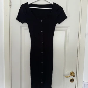 Klänning  - En klänning från New yorker storlek 34. Priset + frakt 