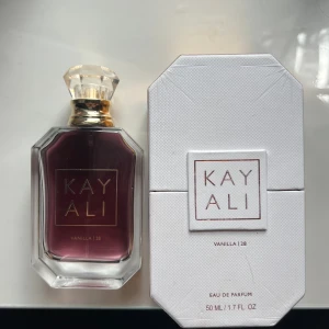 Kayali vanilla 28  - 50ml, nypris 1099, 65% kvar 