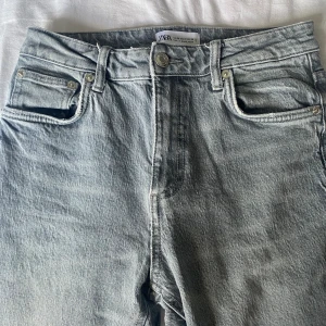 Jeans - Mycket bra skick! Frakten ingår inte i priset!!🚚❌