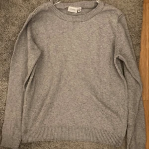 Stickad tröja  - Jättefin stickad tröja från vila💗