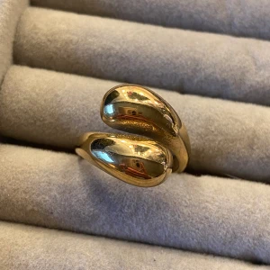 Guld ring - Jättefin ring!! Rostfritt stål 