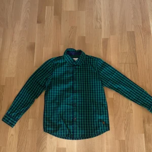 Skjorta - Bra skick, Storlek EUR 152