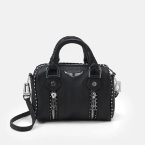 Zadig Sunny Nano - Säljer min Zadig Sunny Nano, minsta modellen💓Äkta, dock finns inget kvitto. Den är i bra skick och äkta skinn. Dragkedjan har tappat den man ”drar i” men  inga problem att stänga. Skriv vid funderingar och egna bilder, eller tryck på ”köp”. 