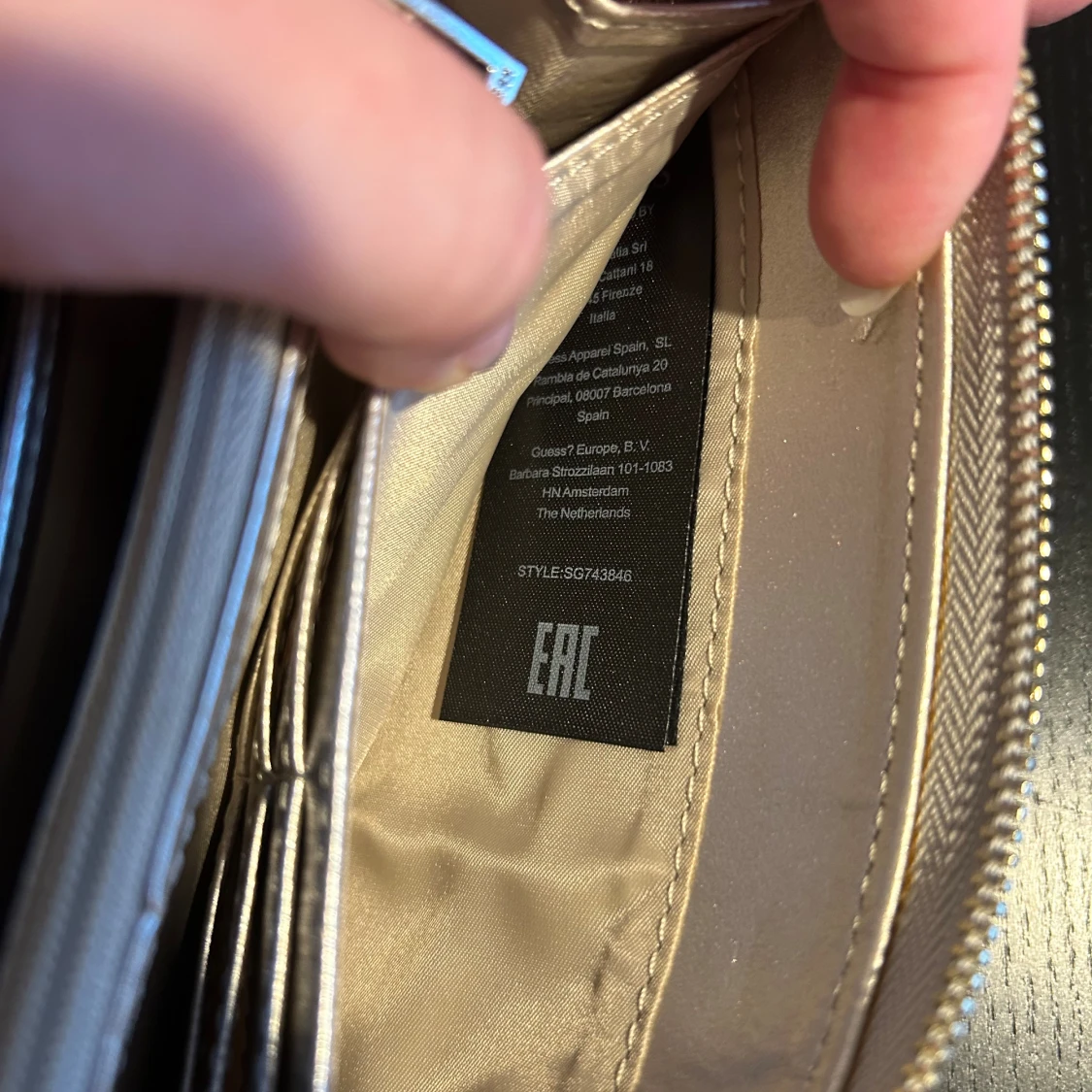 Guess plånbok i nyskick  - 92