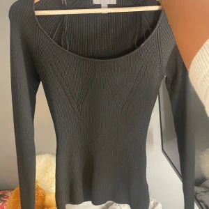 Tröja  - Säljer denna tröja från H&m i storlek xs 