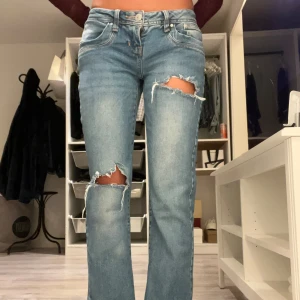 LTB valerie jeans - Lågmidjade jeans från LTB i modellen ”valerie” knappt använda