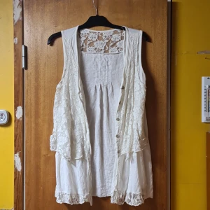 Westernväst - Kan användas som väst med något under, tex en långärmad tröja, använd många gånger  men fortfarande fin