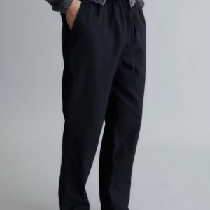 Linnebyxor  - Mycket bra skicka nästan aldrig använd, lite skrynkliga men kan stryka dem 