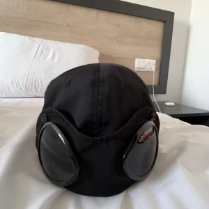  c.p company keps svart - Helt ny c.p company keps äkta