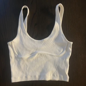 vitt linne - använd fåtal gånger  nyskick 