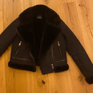 Jacka från pull and bear - Bra skick