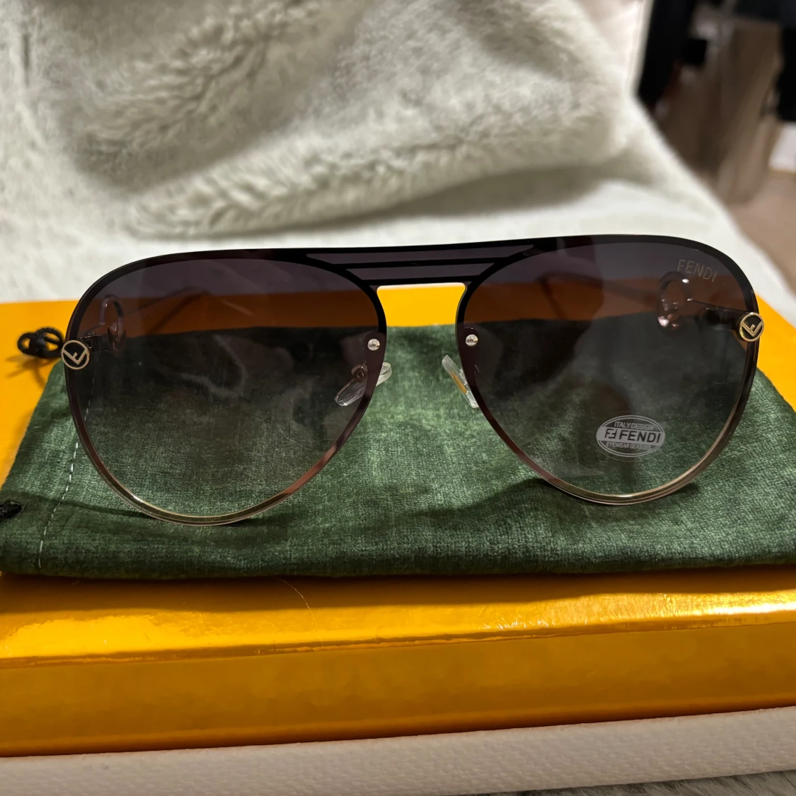 Fendi liknande solglasögon 