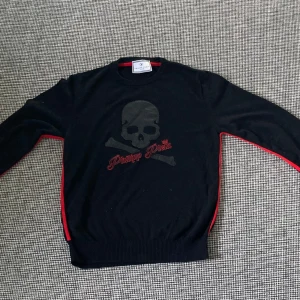 Philipp Plein tröja - Svart röd limiter edition Philipp Plein junior tröja.