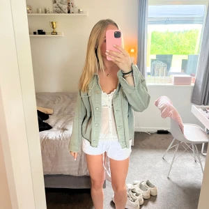 Jeansjacka zara - Jeansjacka som tyvärr inte kommer till användning