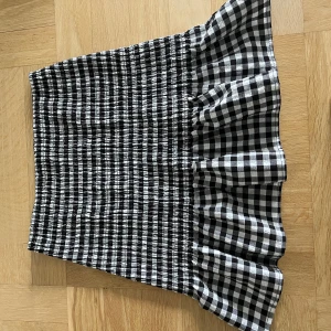 Kjol - Snygg, använd 1 gång 