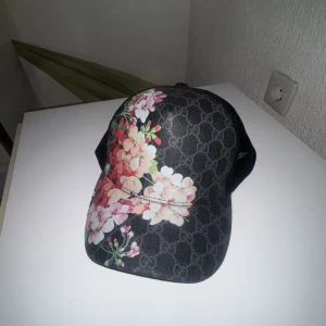 Gucci keps  - Bra skick    