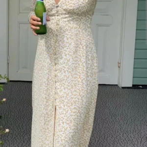 Adoore Paris klänning  - I nyskick, endast provad. Kan skicka bilder vid förfrågan🌺