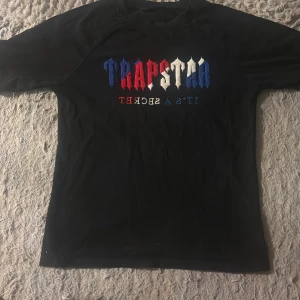 Trapstar tröja - Trapstar tröja 10/10 änvandes bara 2 gånger