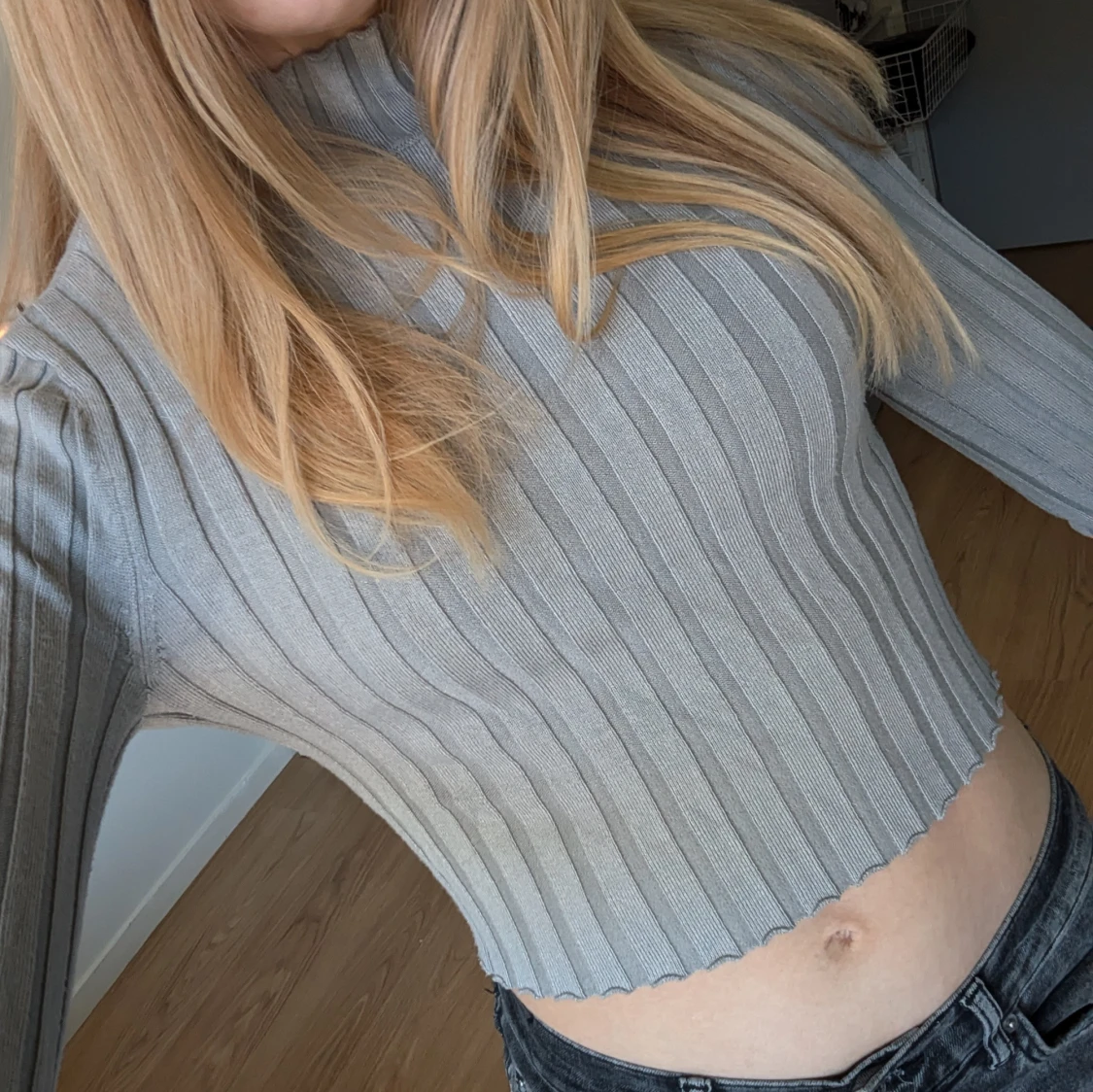 Grå långärmad tröja