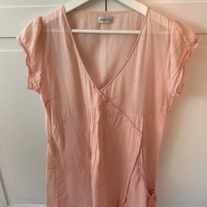 Tunika Hunky Dory - Ljusrosa tunika från Hunky Dory. 