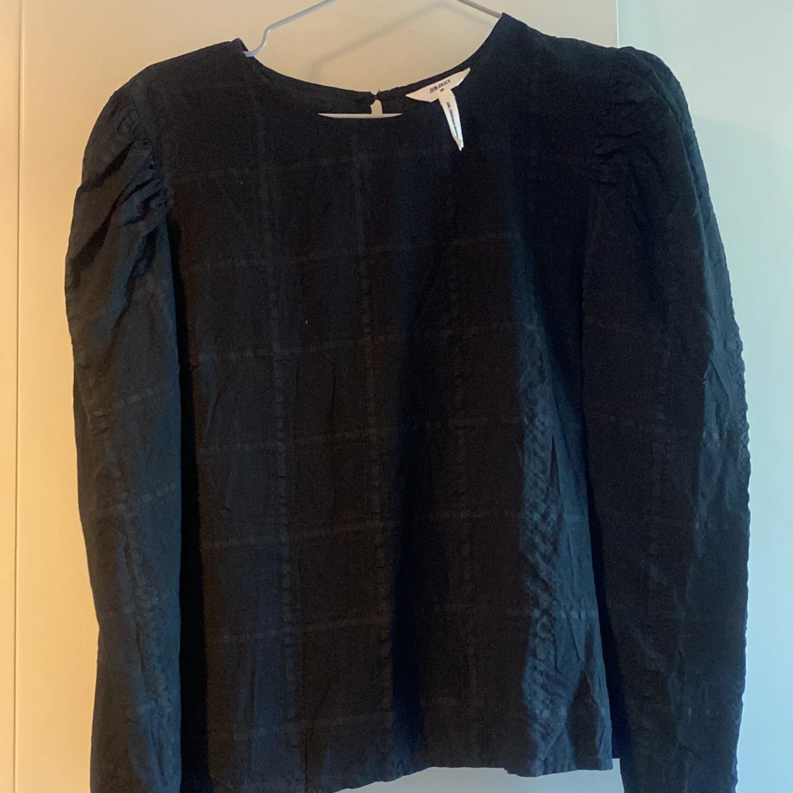 Svart blus  - 92