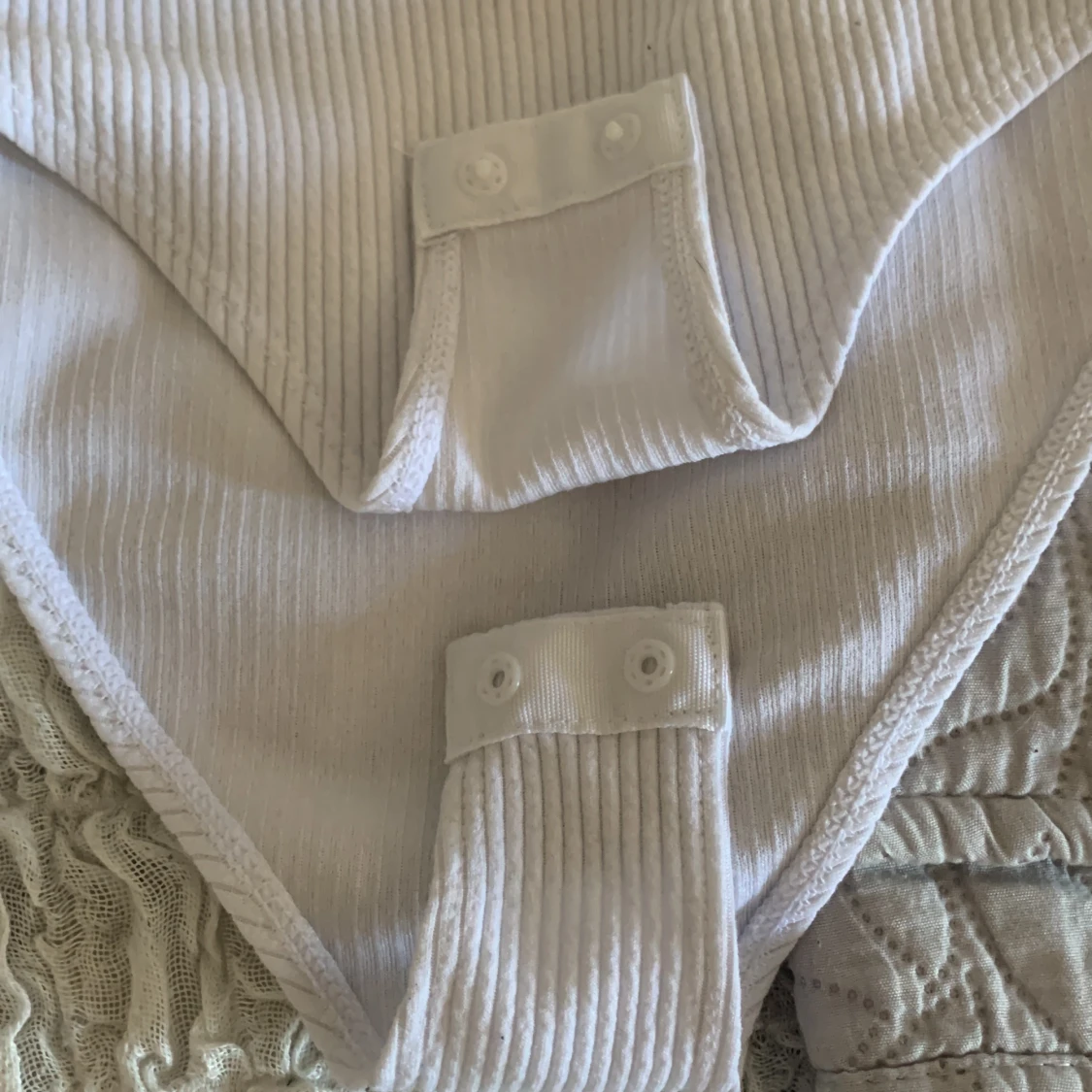 Vit ribbad bodysuit - 93