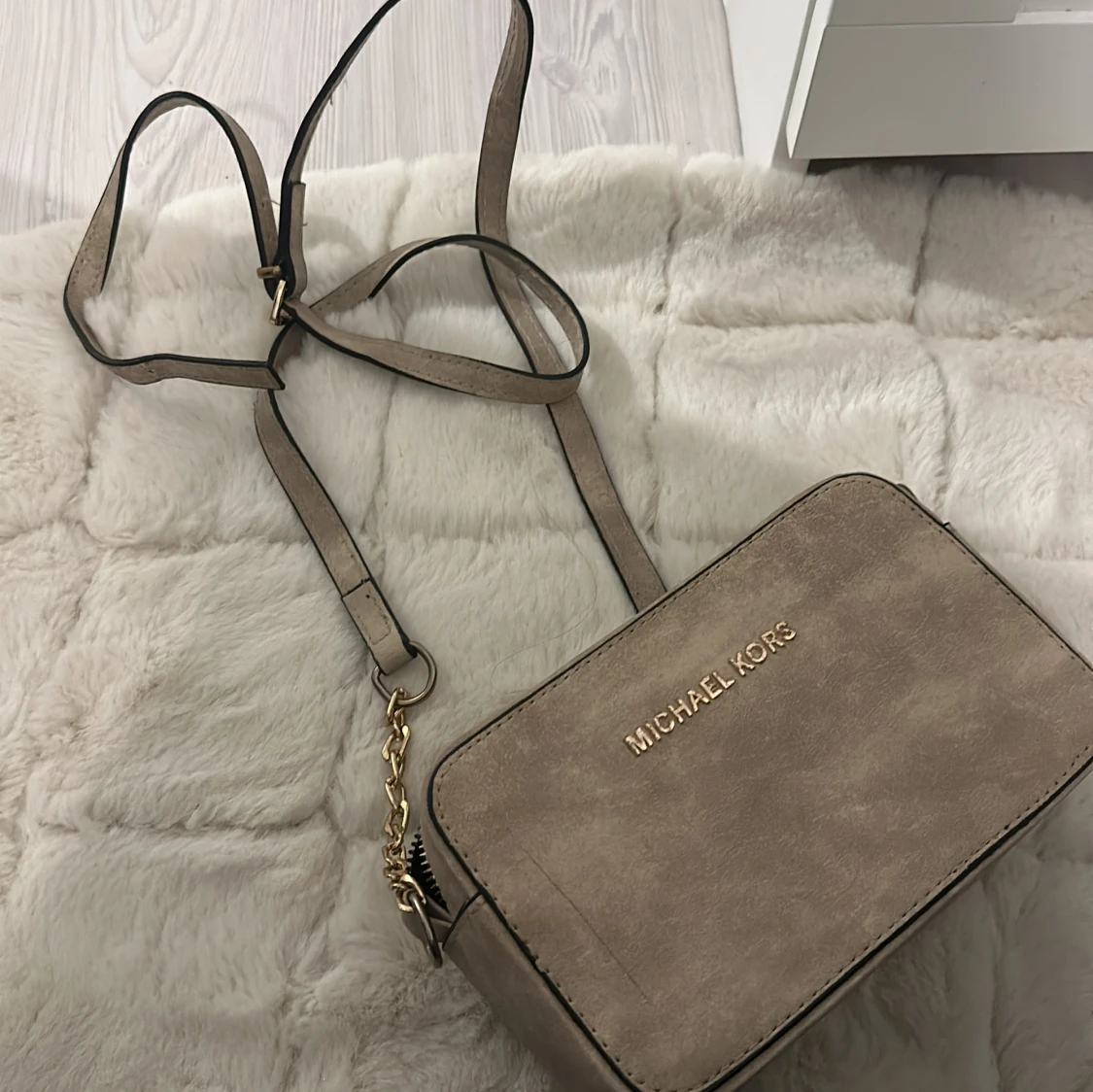 Beige axelväska från Michael Kors - 91