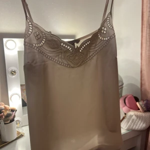 festtopp i storlek S/M - Fin festtopp