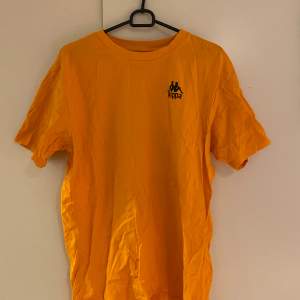 Orange tshirt från Kappa, bra skick! 