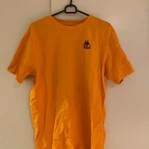 Tshirt från Kappa  - Orange tshirt från Kappa, bra skick! 